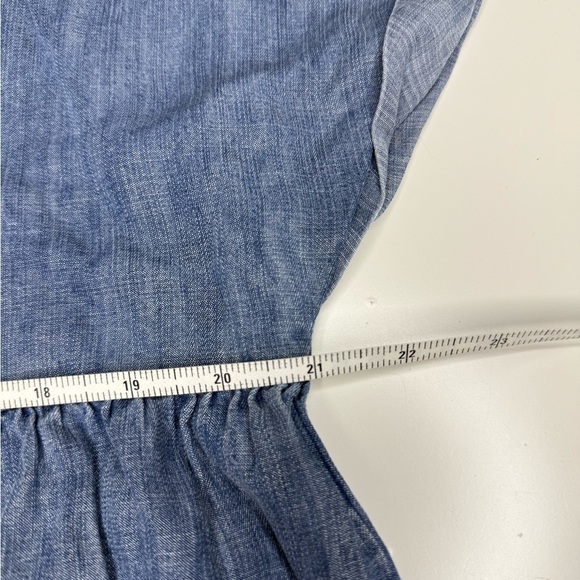 Easel Womens Denim Jean Chambray Short Sleeved Oversized Blouse, Size Medium GUC - Picture 6 of 7